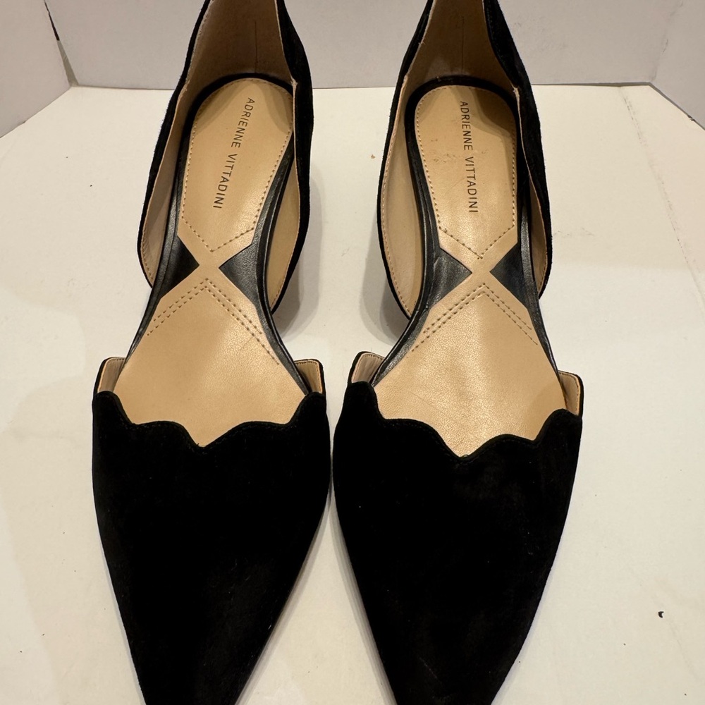 Adrienne Vittadini Black Scalloped Heels